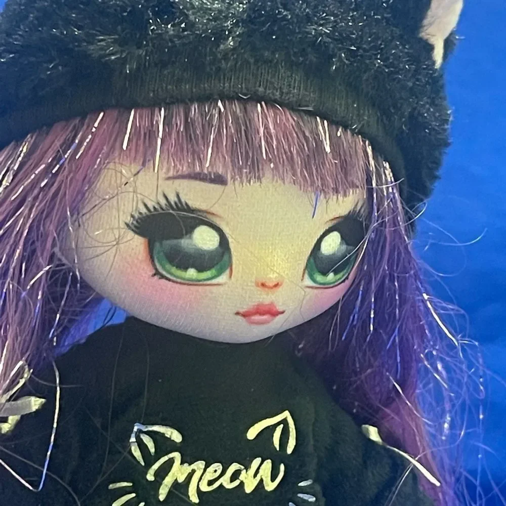 Na Na Na Surprise Black Cat doll